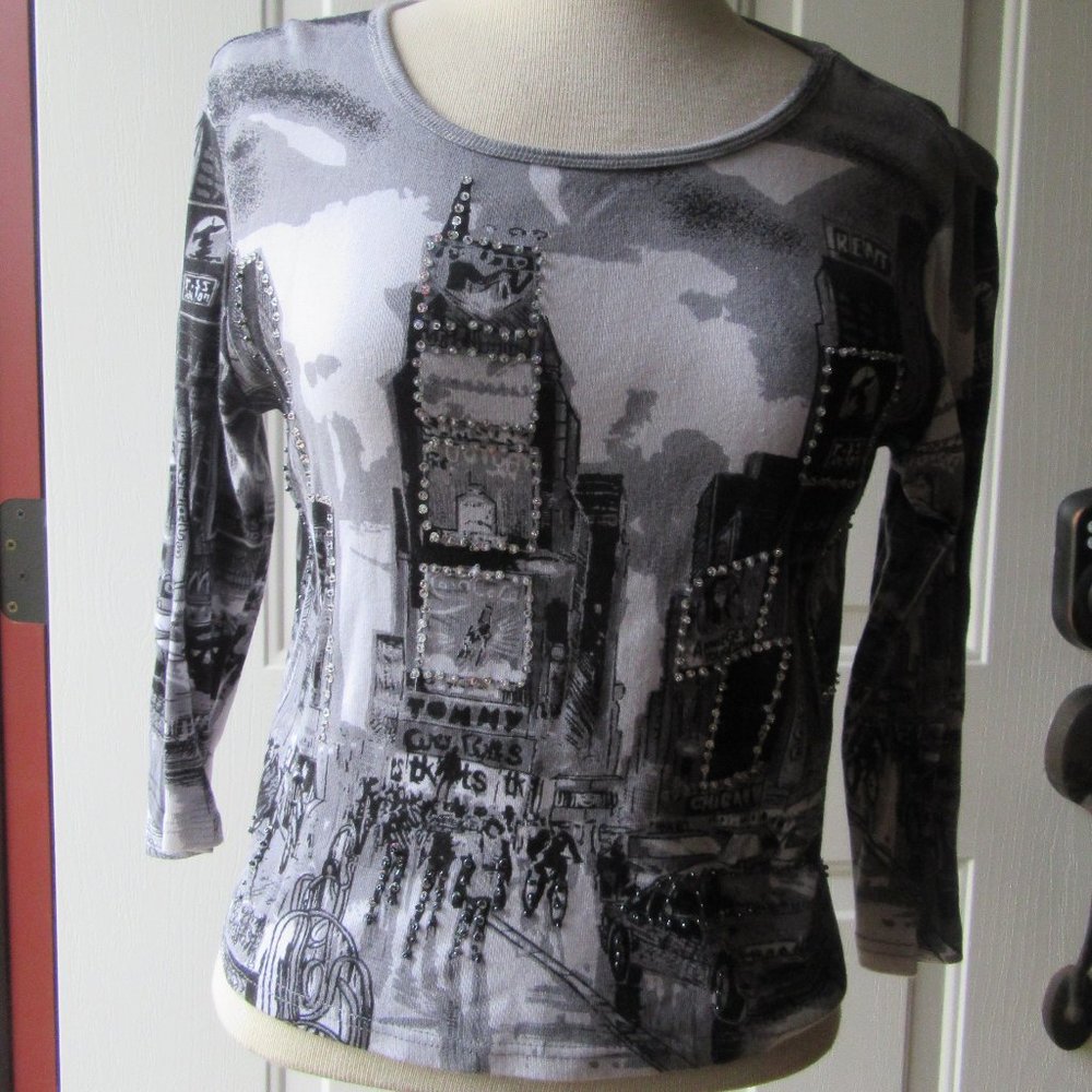 Vintage Take Two Clothing Co. Broadway NYC Black/White Beaded Tshirt size M
